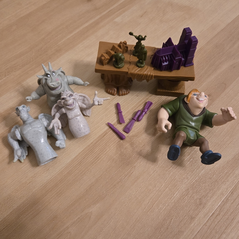 Disney's Hunchback of Notre Dame Quasimodo & Gargoyles set